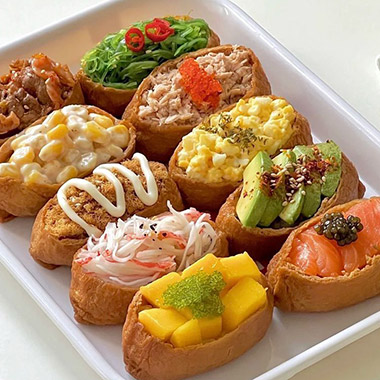 Barbecue bread and sushi are a delicacy made mainly from the outer shell of bread,       paired with various sushi ingredients, with a rich and colorful variety